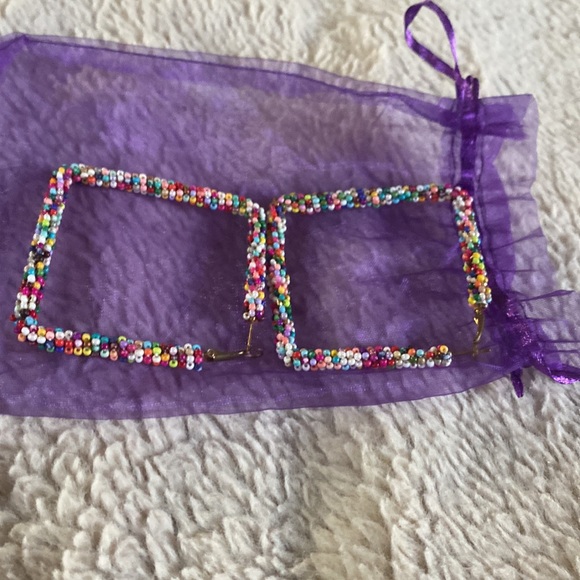 Square or diamond shaped earrings - Picture 4 of 4